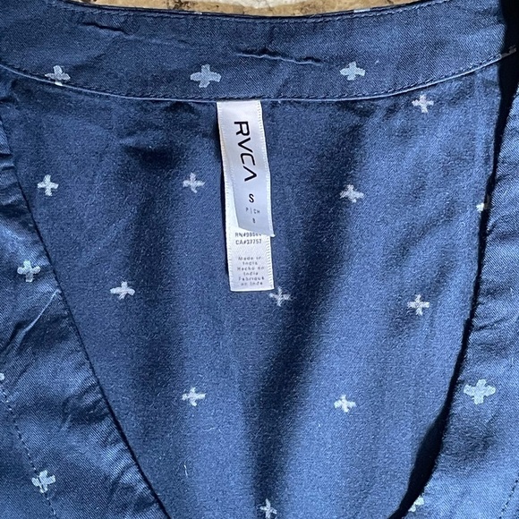 RVCA Women’s Fairness Mini Dress Size: Small - Picture 2 of 2